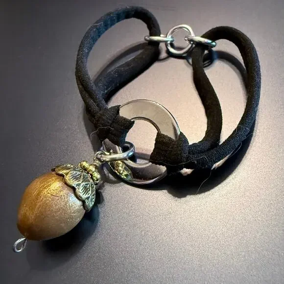 Unique Acorn Black & Silver Stretch Bracelet - Picture 3 of 7